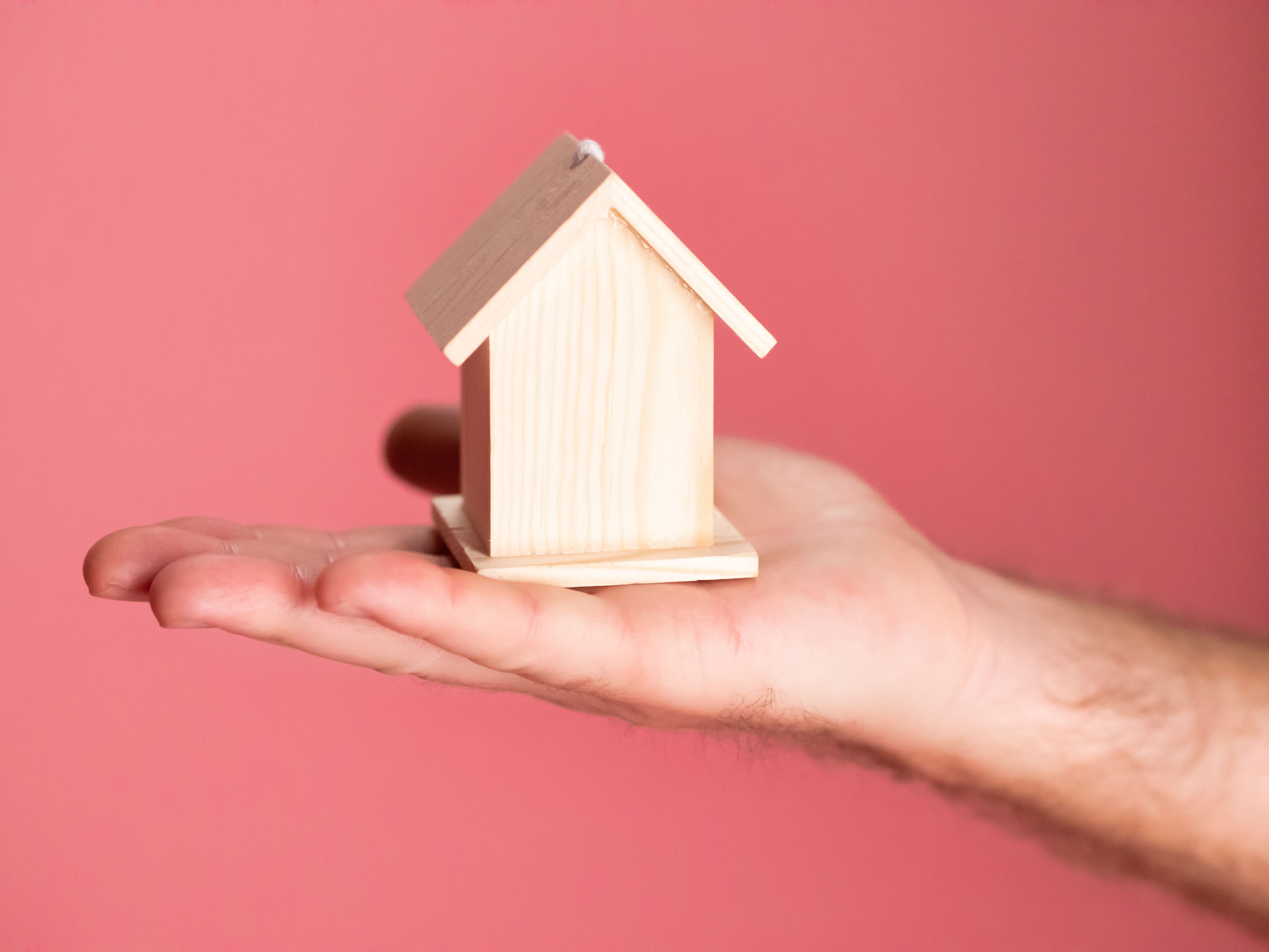 Should I Buy a Home Now or Wait for Interest Rates to Drop?